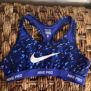 Nike pro sports bra